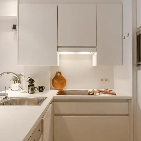 Huswell - Modern And Spacious With Terrace
