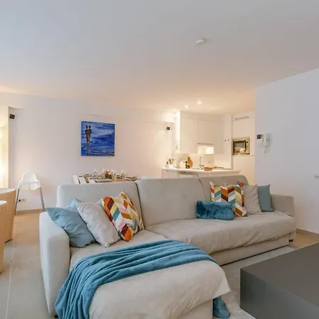 Huswell - Modern And Spacious With Terrace Apartment *