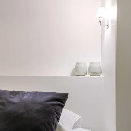Huswell - Modern And Spacious With Terrace Apartment *